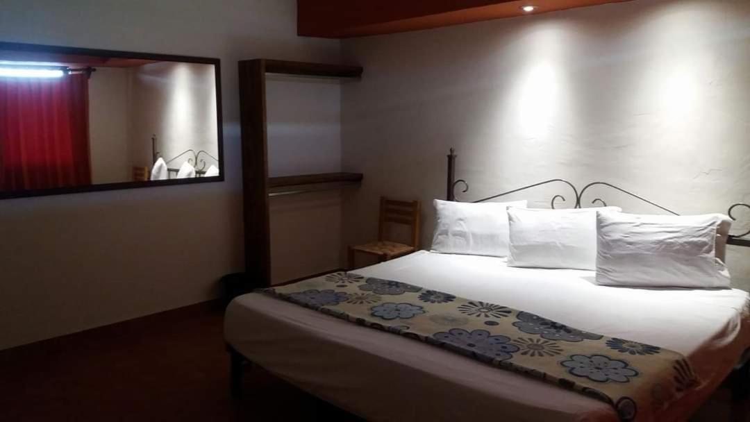 Hotel Maya 2012 อมาคูแซก ภายนอก รูปภาพ
