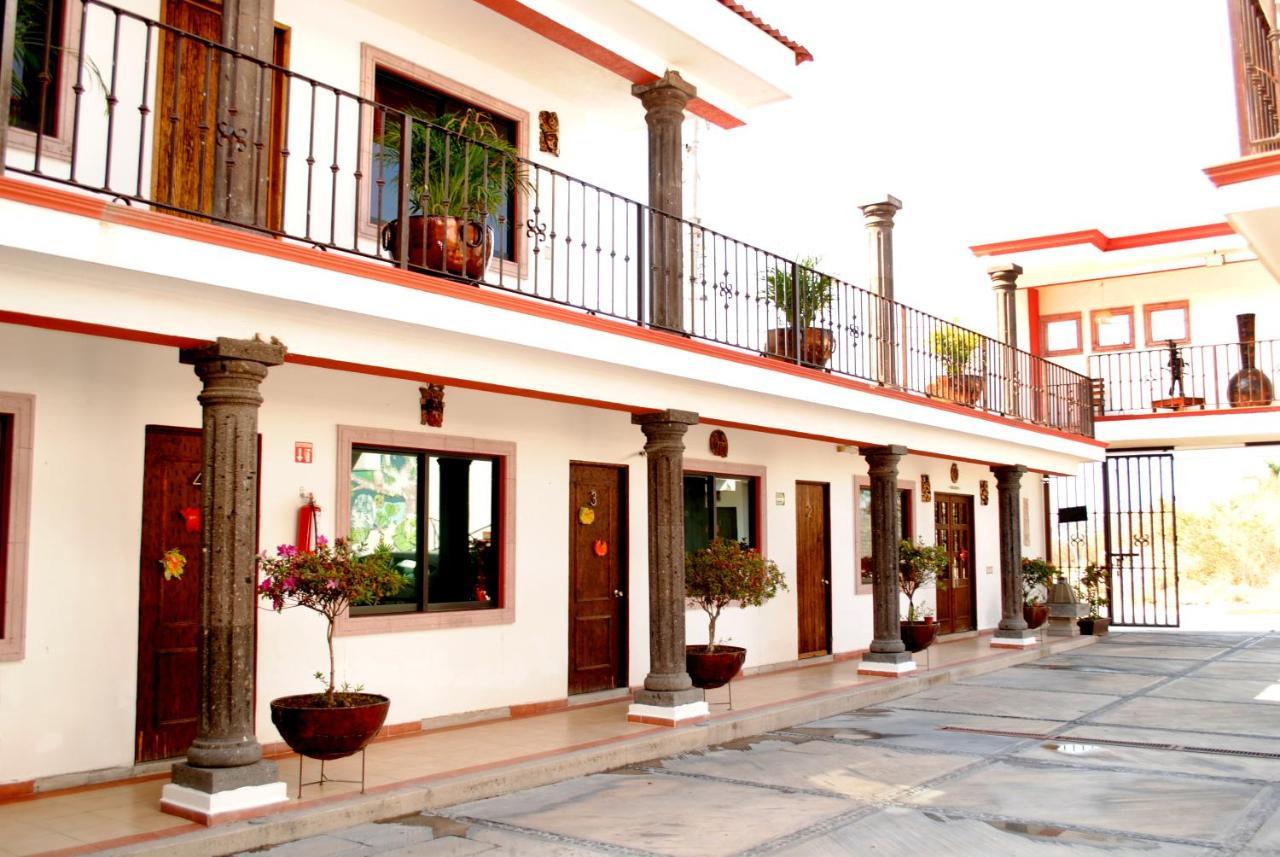 Hotel Maya 2012 อมาคูแซก ภายนอก รูปภาพ
