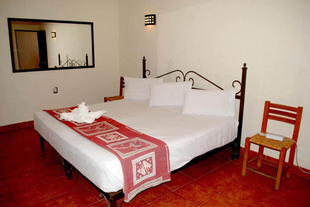 Hotel Maya 2012 อมาคูแซก ภายนอก รูปภาพ