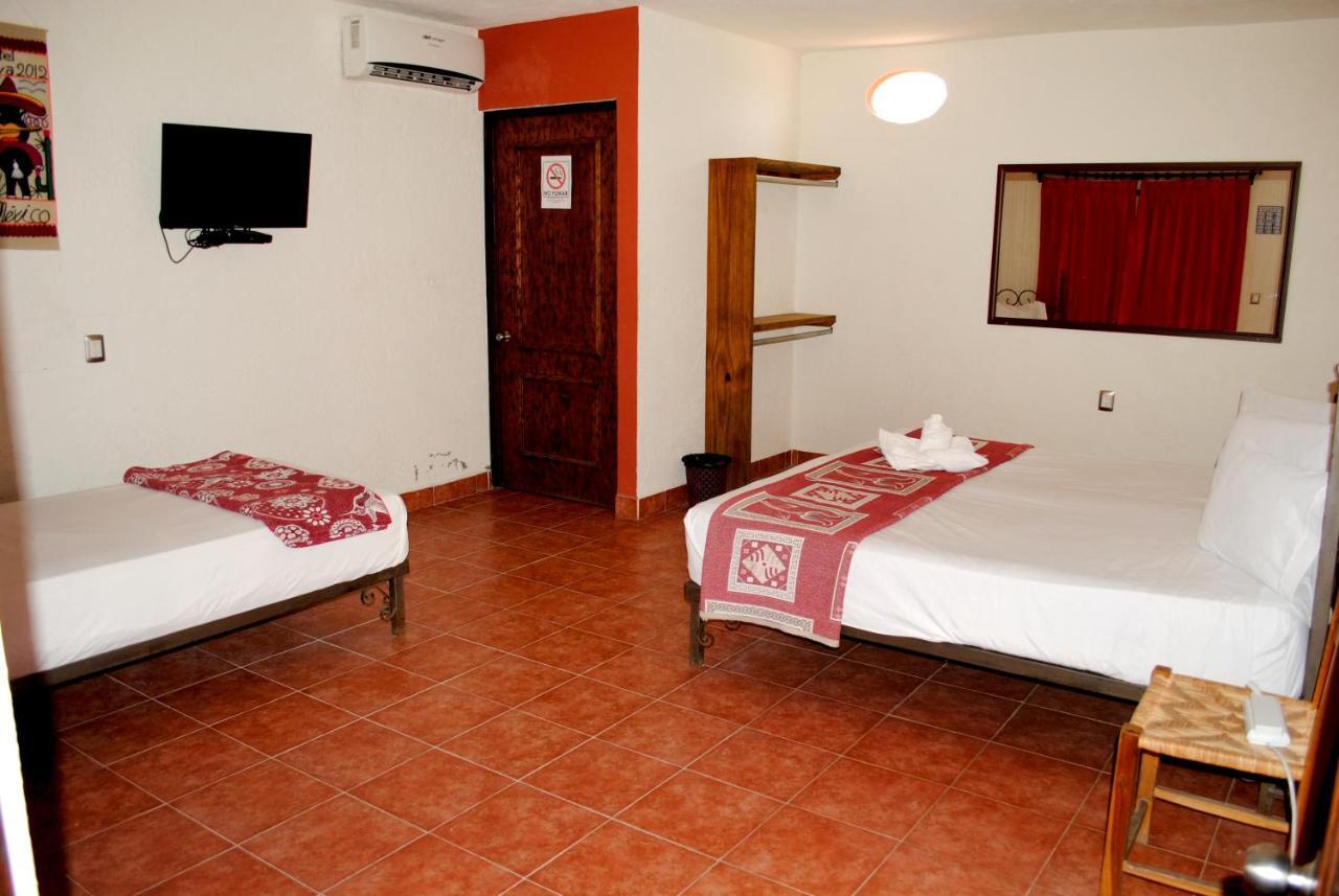 Hotel Maya 2012 อมาคูแซก ภายนอก รูปภาพ