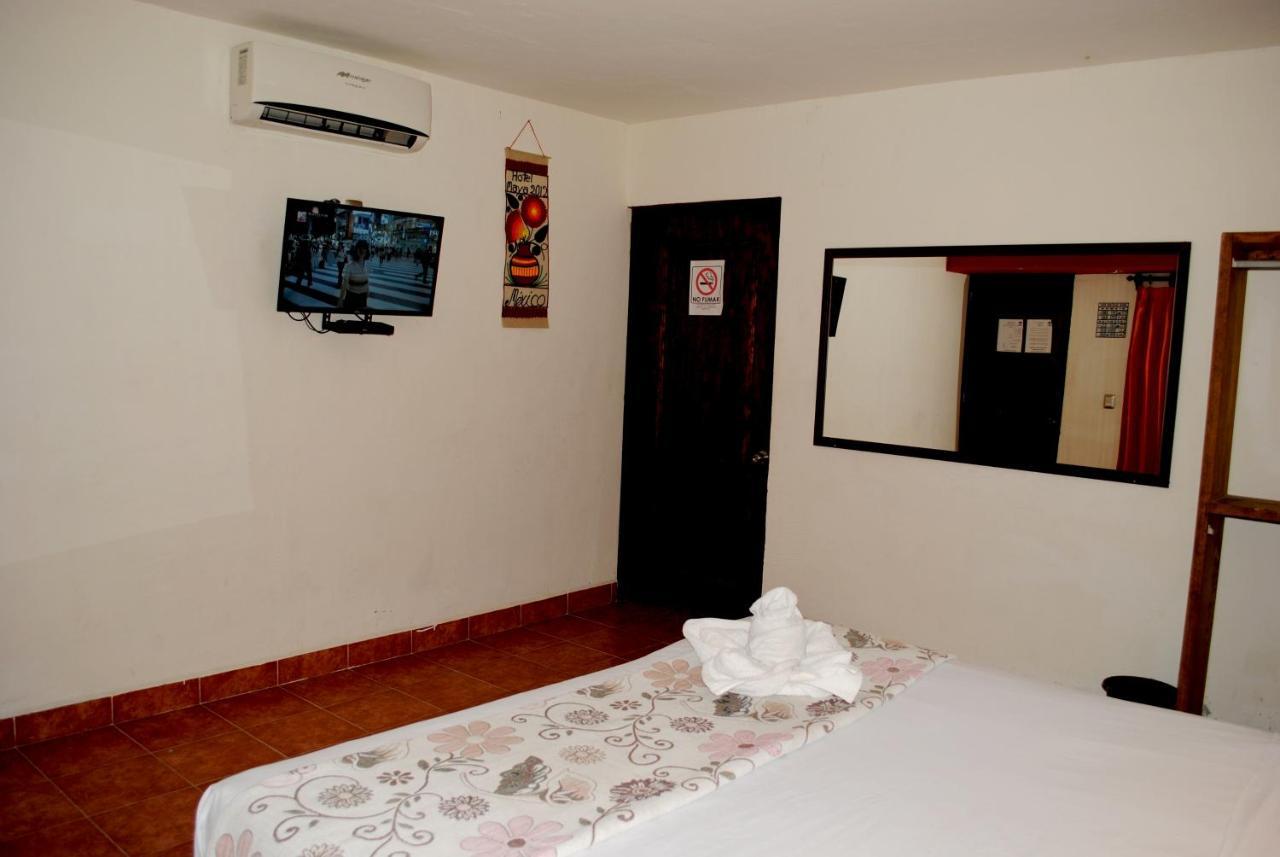 Hotel Maya 2012 อมาคูแซก ภายนอก รูปภาพ