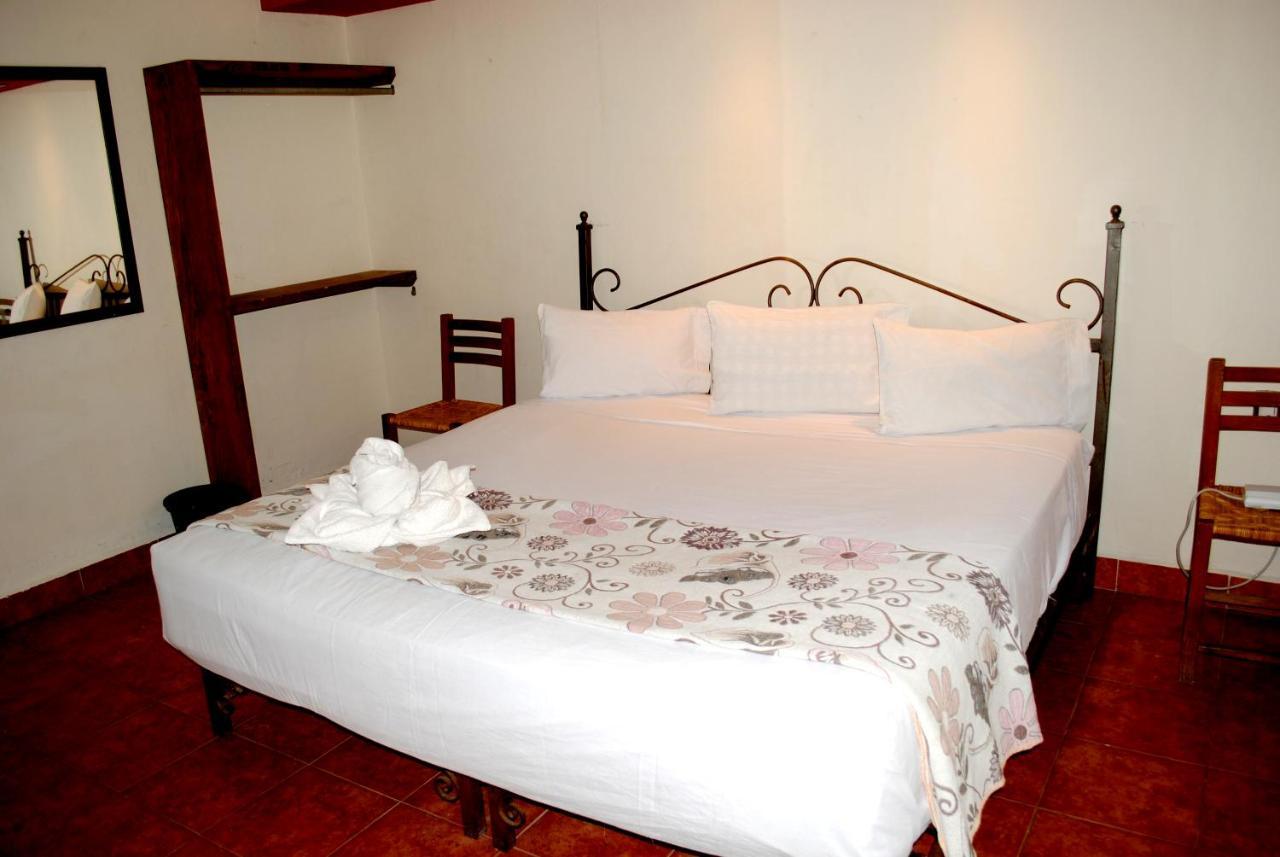 Hotel Maya 2012 อมาคูแซก ภายนอก รูปภาพ